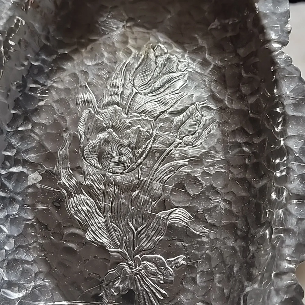 Elegant Silver Plated Serving Tray with Floral Handles. Brand Rodney Kent. - Picture 3 of 7